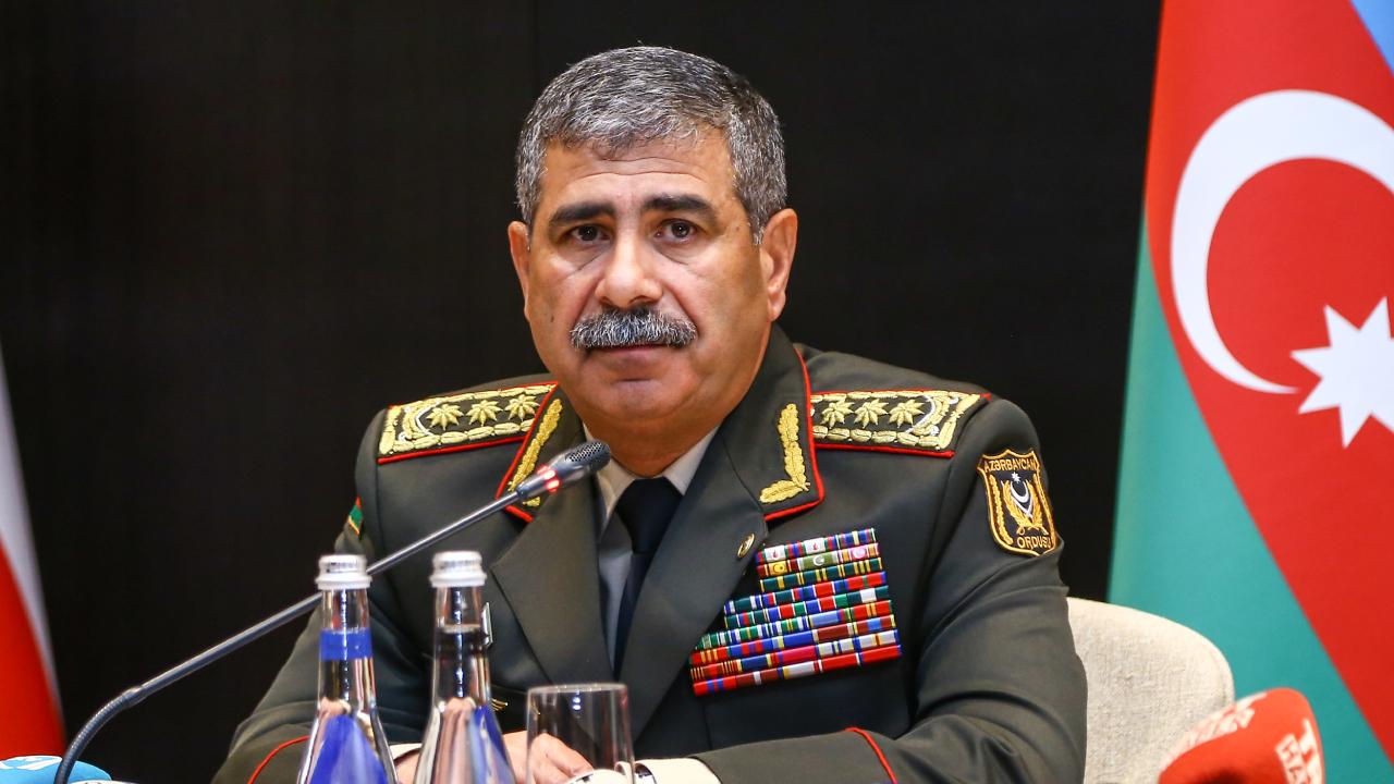 Azerbaycan Savunma Bakanı Hasanov Bakan Güler'e şehit askerler için başsağlığı diledi